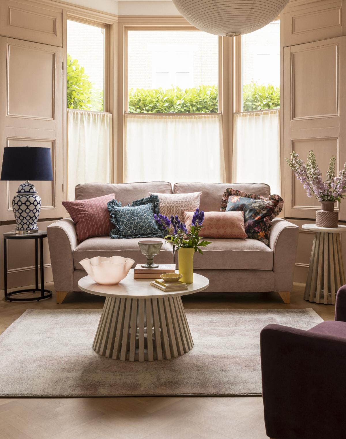 12124_ORGANIC ARTICLE_SS25 Folk Tales_7